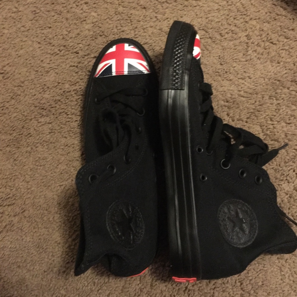 New hi top black converse with Union Jack on toes